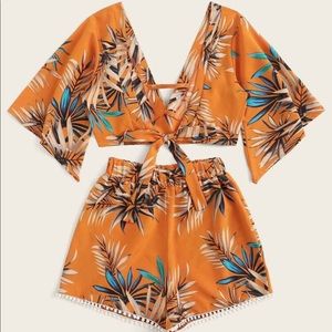 Plus Size: Tropical Print Tie Back Crop Top With Fringe Shorts